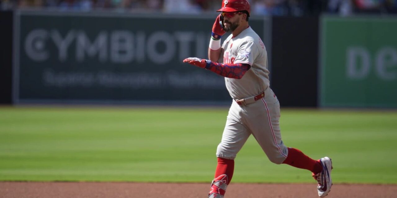 Schwarber conecta su jonrón número 21, líder en la MLB, y los Phillies vencen a los Padres 3-0