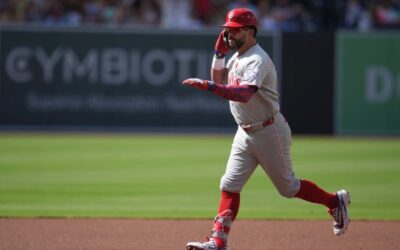 Schwarber conecta su jonrón número 21, líder en la MLB, y los Phillies vencen a los Padres 3-0