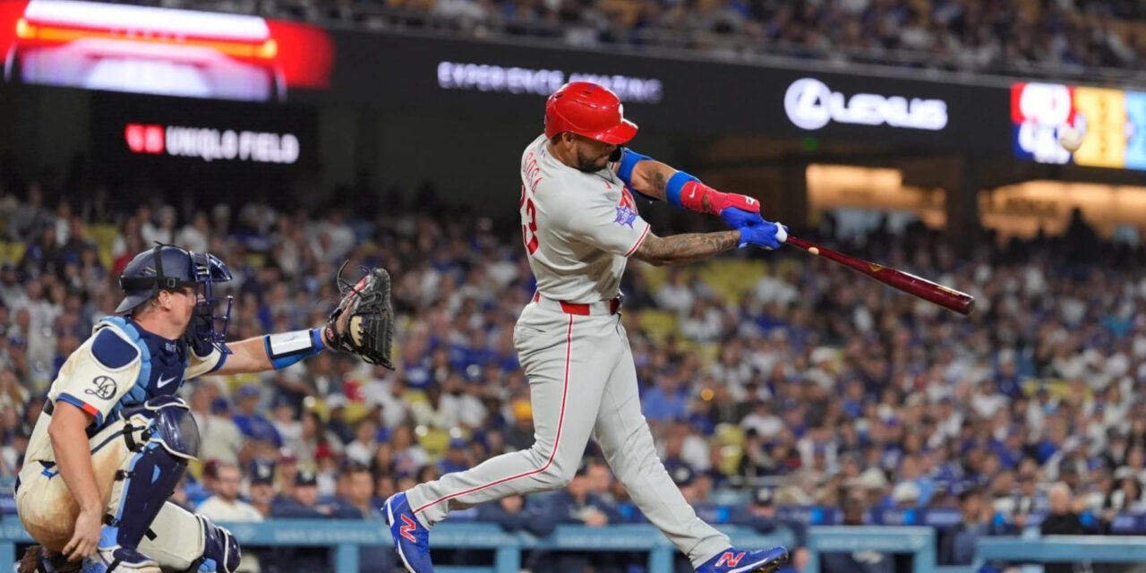 Filis remontan 4-3 ante los Dodgers con jonrón de Edmundo Sosa en la 8ª