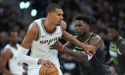 Wembanyama y Spurs se reponen y propinan a Wolves su peor paliza en playoffs para empatar serie