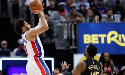 Cade Cunningham suma 25 puntos y 10 asistencias para llevar a los Pistons a vencer a los Cavs por 107-97, tomando una ventaja de 2-0.