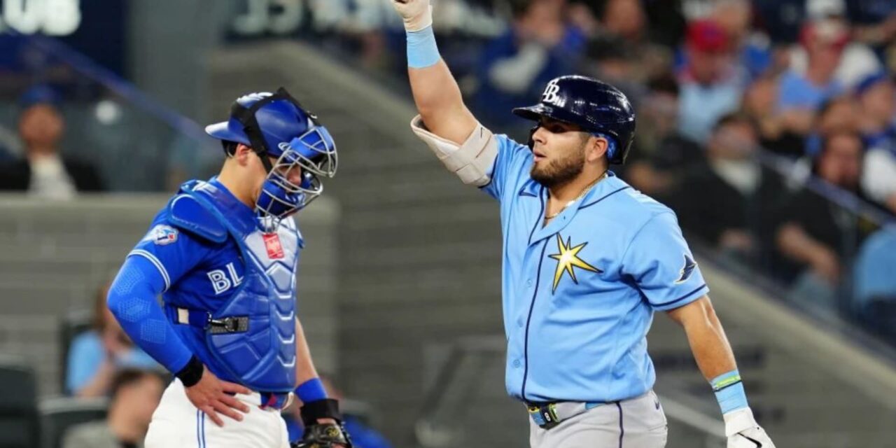 Aranda pega jonrón e impulsa tres en victoria de Rays 8-5 sobre los Azulejos