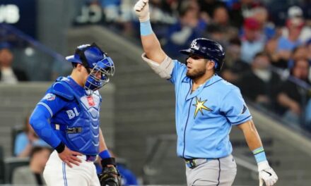Aranda pega jonrón e impulsa tres en victoria de Rays 8-5 sobre los Azulejos