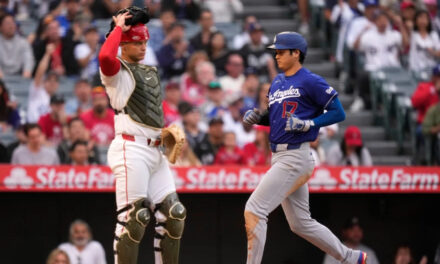 Ohtani impulsa 5 carreras y Dodgers aprovechan errores de Angelinos para apalearlos 15-2