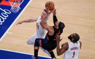 Hart anotó 26 puntos y los Knicks se colocaron a dos victorias de las Finales de la NBA con un triunfo de 109-93 sobre los Cavs.