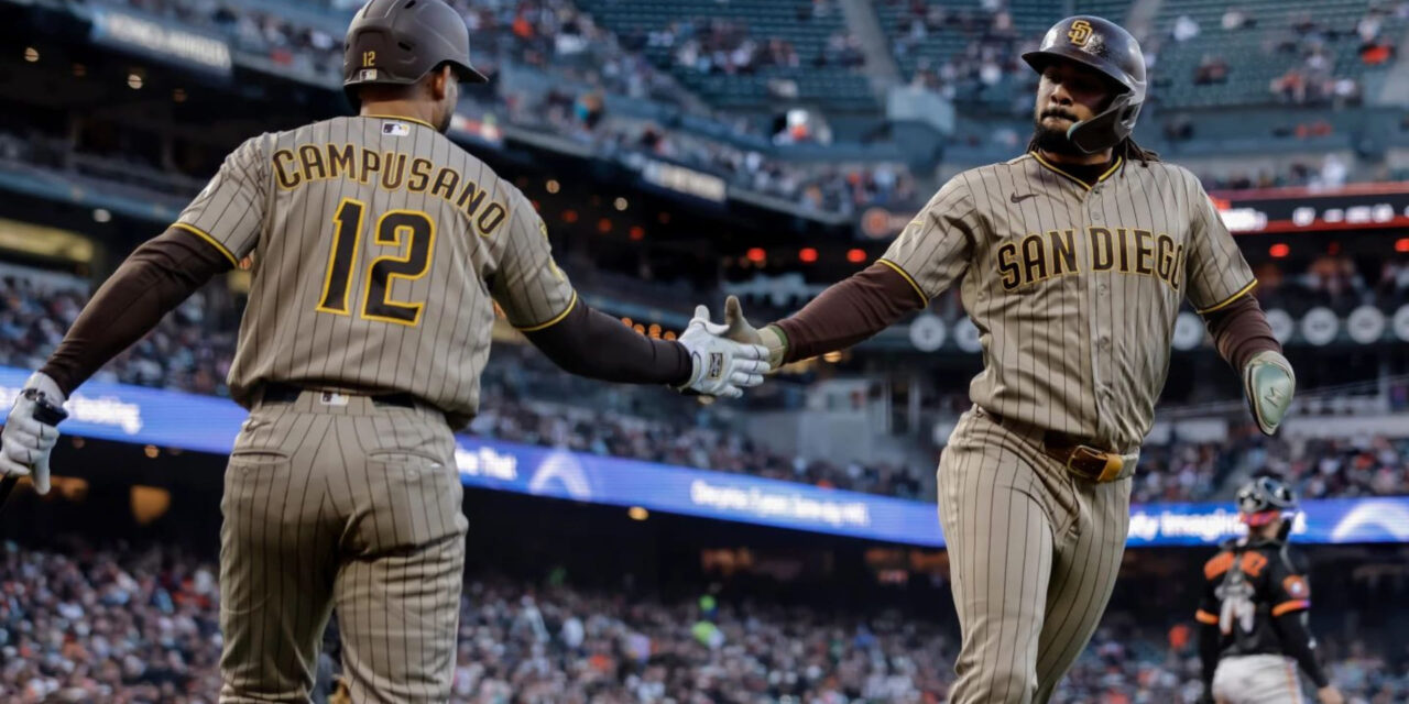 Los Padres igualan sus máximos de la temporada en hits (14) y carreras en una victoria de 10-5 sobre los Giants.