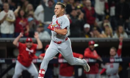Los Cardinals vencen a los Padres 6-0, respaldados por una actuación de 9 ponches de McGreevy.