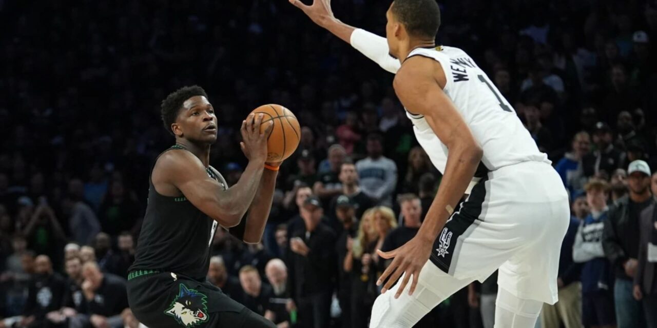 Edwards guía a Minnesota a un igualar la serie 2-2 con San Antonio tras expulsión de Wembanyama