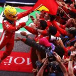 Hamilton celebra su primera victoria con Ferrari tras ganar el GP de Barcelona
