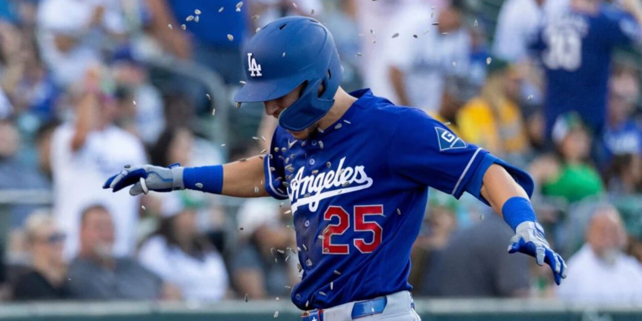 Edman pega jonrón y Roberts logra su victoria 1.000 en triunfo 9-3 de Dodgers ante A’s