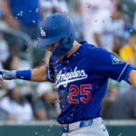 Edman pega jonrón y Roberts logra su victoria 1.000 en triunfo 9-3 de Dodgers ante A’s