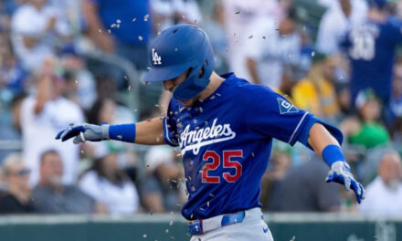 Edman pega jonrón y Roberts logra su victoria 1.000 en triunfo 9-3 de Dodgers ante A’s