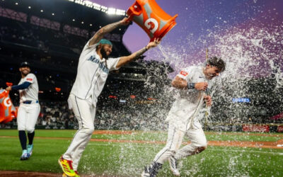 Sencillo de Young en la 10ma da a Marineros triunfo 3-2 ante Mets