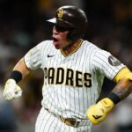 El primer jonrón de la temporada de Freddy Fermín ayuda a los Padres a detener una racha de 6 derrotas consecutivas con una victoria de 3-2 sobre los Mets.
