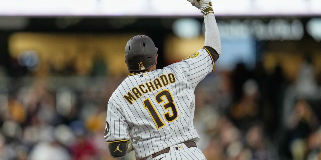 Machado conecta un jonrón y King lanza 7 entradas sólidas para que los Padres venzan a los Bravos