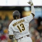 Machado conecta un jonrón y King lanza 7 entradas sólidas para que los Padres venzan a los Bravos
