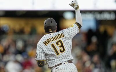 Machado conecta un jonrón y King lanza 7 entradas sólidas para que los Padres venzan a los Bravos