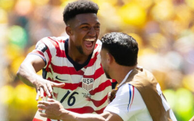 Estados Unidos somete 2-0 a Australia y visa boleto a los dieciseisavos de final del Mundial