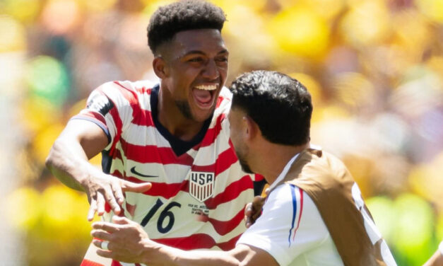 Estados Unidos somete 2-0 a Australia y visa boleto a los dieciseisavos de final del Mundial