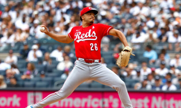 Burns consigue su octava victoria consecutiva, Stephenson conecta un jonrón de tres carreras y los Rojos vencen a los Yankees 4-1.