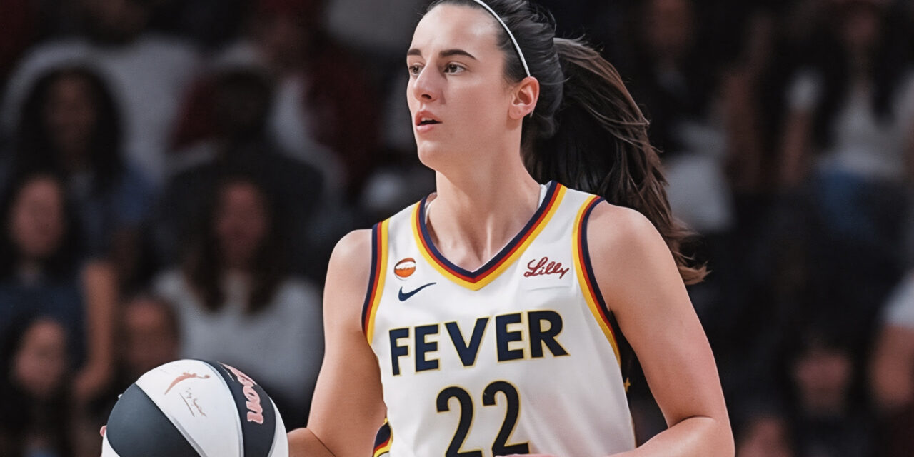 Un triple de Caitlin Clark en el último segundo le da a Fever una victoria de 78-76 sobre Mystics.