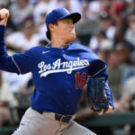 Yoshinobu Yamamoto mantiene su intento de juego sin hits hasta la novena entrada, mientras los Dodgers vencen a los White Sox por 7-1.