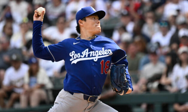 Yoshinobu Yamamoto mantiene su intento de juego sin hits hasta la novena entrada, mientras los Dodgers vencen a los White Sox por 7-1.