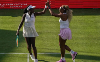 Serena Williams regresa con victoria en el dobles en Queen’s Club al lado de Mboko
