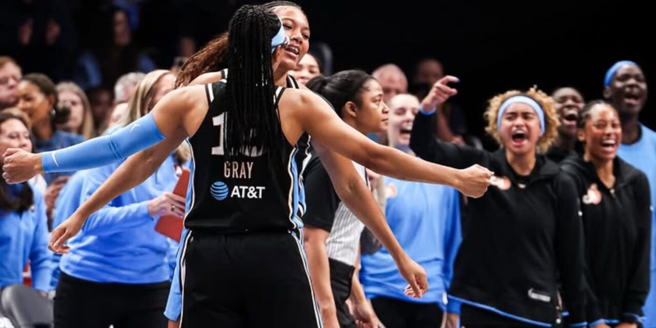 En triunfo de Atlanta ante Indiana Angel Reese, establece un récord de la WNBA por la menor cantidad de partidos para alcanzar los 1000 rebotes en su carrera.