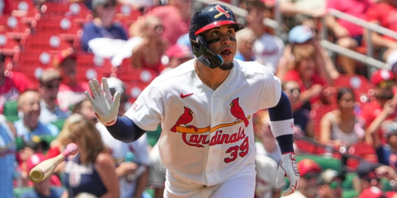Torres pega jonrón de 2 carreras y Leahy frena con los Cardenales por 2-1 a los Marlins