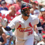 Torres pega jonrón de 2 carreras y Leahy frena con los Cardenales por 2-1 a los Marlins