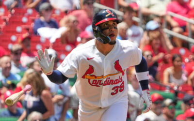 Torres pega jonrón de 2 carreras y Leahy frena con los Cardenales por 2-1 a los Marlins