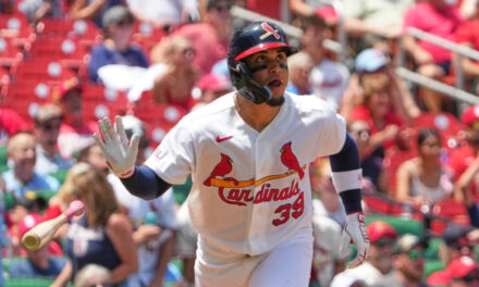 Torres pega jonrón de 2 carreras y Leahy frena con los Cardenales por 2-1 a los Marlins