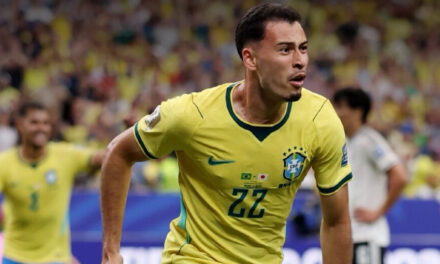 Gabriel Martinelli marca al final del descuento y Brasil vence a Japón 2-1 en el Mundial