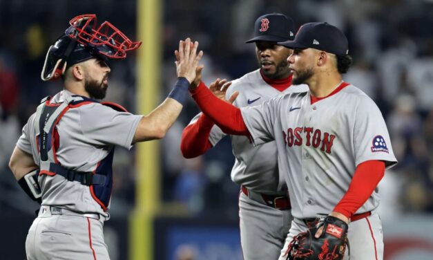 Contreras conecta un jonrón e impulsa 3 carreras para liderar a los Red Sox a una victoria de 5-3 sobre los Yankees.