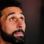 Real Madrid se separa del entrenador de fútbol Álvaro Arbeloa, preparando el regreso de Mourinho