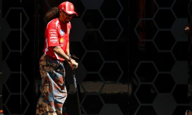 Hamilton llega segundo al GP de Barcelona y dice tener mejor ‘mentalidad’ con Ferrari