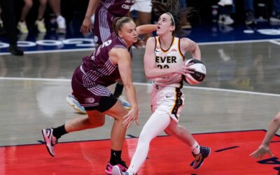 Mitchell anotó 27 puntos, Clark consiguió 21 puntos y 14 asistencias, y Fever vencieron a Tempo 113-91.