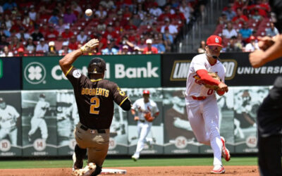Los Padres derrotan 6-1 a los Cardenales y evitan la barrida en la serie