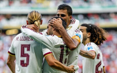 España gana el grupo del Mundial y elimina a Uruguay
