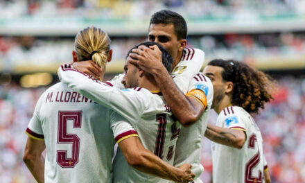 España gana el grupo del Mundial y elimina a Uruguay