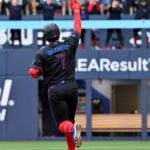 Okamoto y Springer conectan jonrones y ayudan a los Azulejos a vencer 8-5 a los Yankees