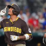 Machado pega jonrón de 3 carreras y suma 5 impulsadas para Padres que vencen 6-4 a Rangers
