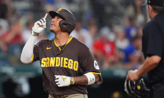 Machado pega jonrón de 3 carreras y suma 5 impulsadas para Padres que vencen 6-4 a Rangers