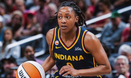 Kelsey Mitchell anotó 26 puntos y las Fever vencieron a las Sparks 111-87.