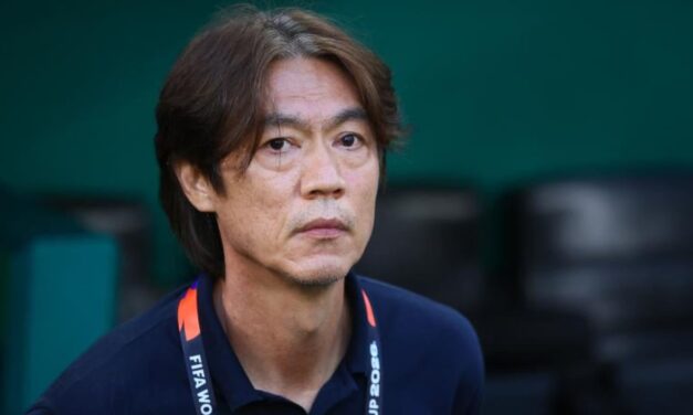 Entrenador surcoreano renuncia al cargo tras eliminación prematura y duras críticas del presidente