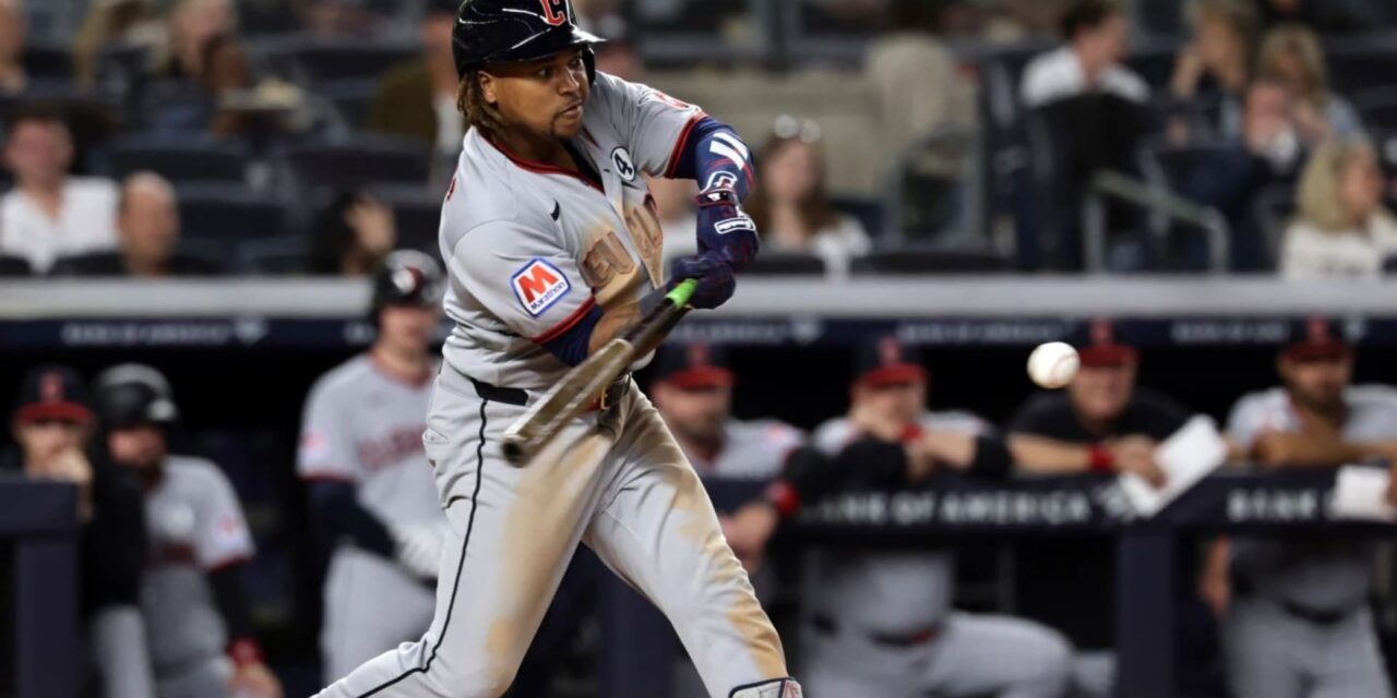 José Ramírez conecta dobles en 3 turnos al bate consecutivos y los Guardianes vencen a los Yankees 9-4.