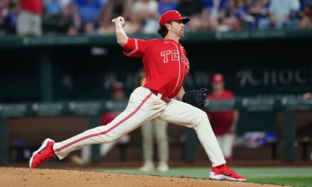 DeGrom poncha a 9 en su cumpleaños 38 y Rangers vencen 9-7 a Padres