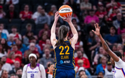 Caitlin Clark anotó 24 puntos, Kelsey Mitchell sumó 22 y las Fever vencieron a Phoenix Mercury 86-77.