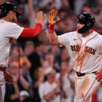 Durbin conecta un jonrón para romper el empate en la victoria de los Red Sox por 6-3 sobre los Yankees.